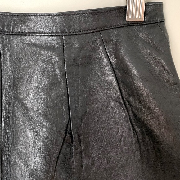 American Apparel size 24/25 leather short - Picture 12 of 15